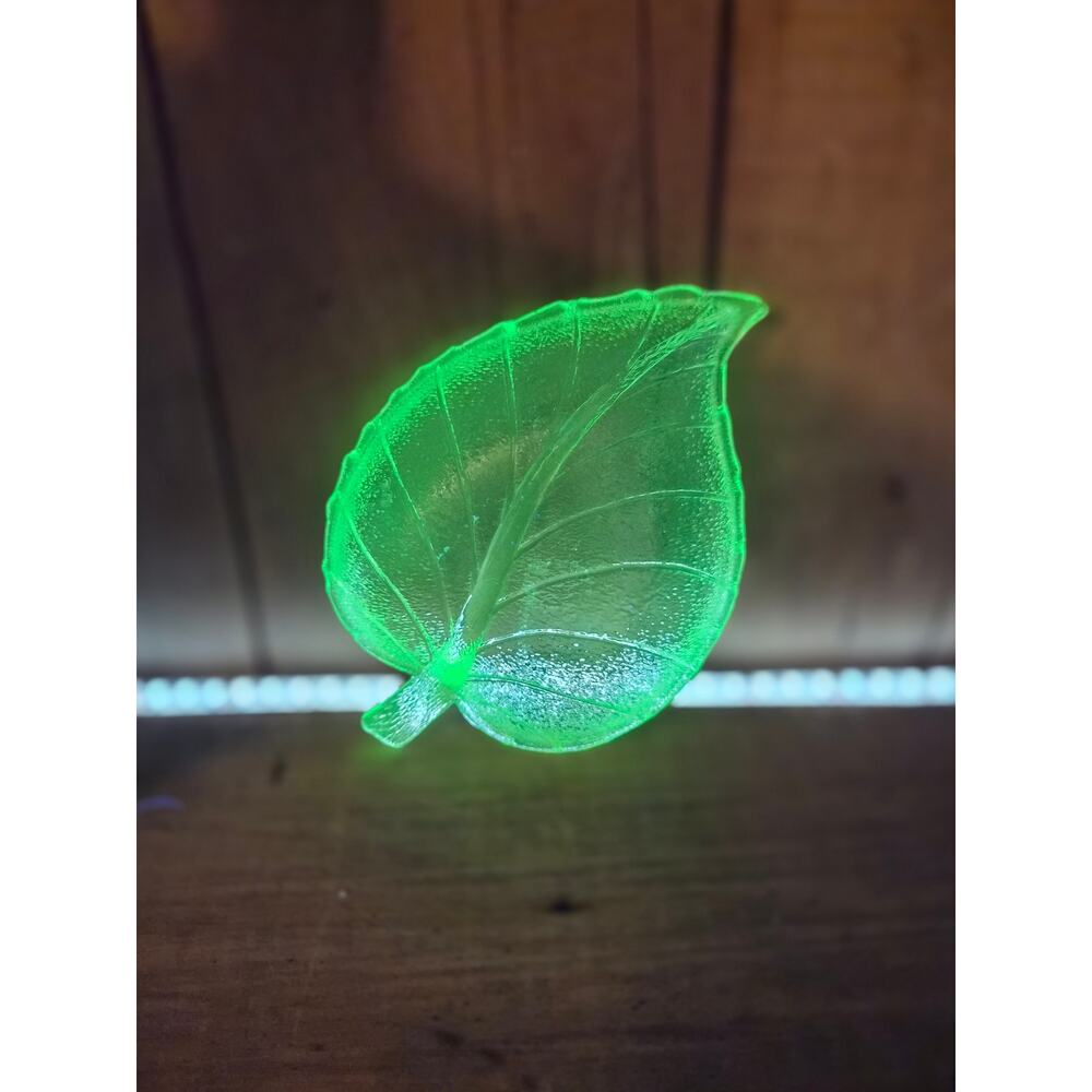 Vintage Vaseline Uranium Glass Leaf Tray Glow Green UV Reactive Nature Decor